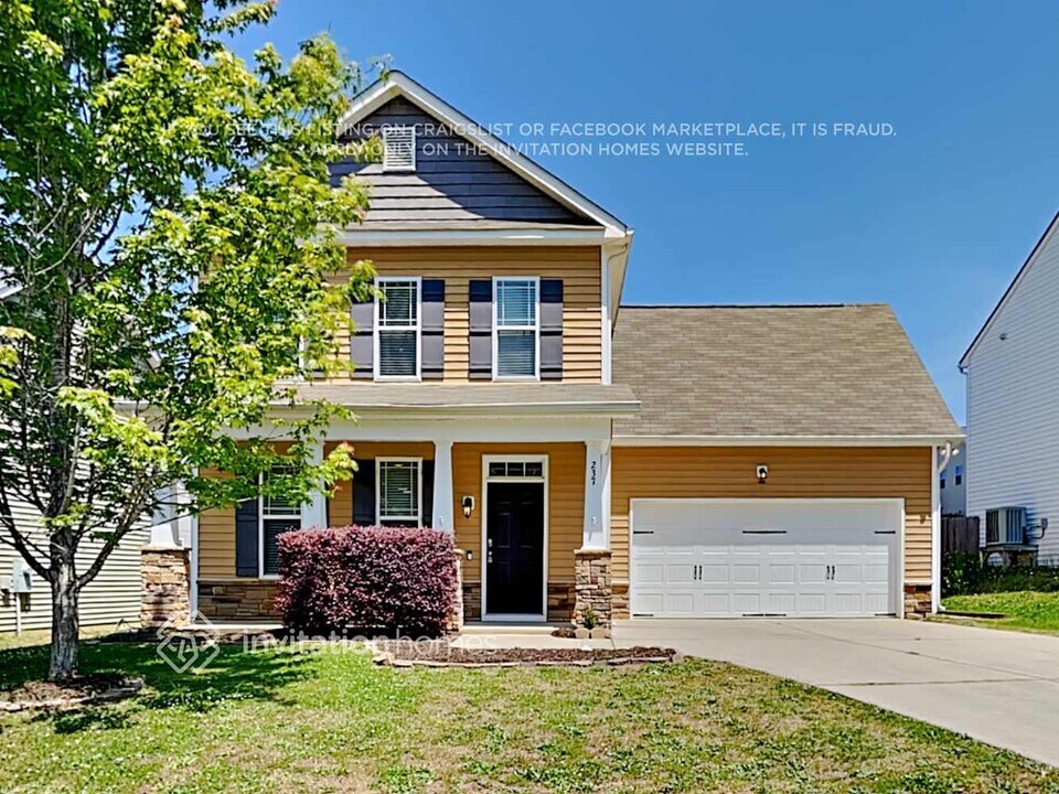 237 Haywood Ln in Clayton, NC - Building Photo