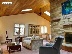 6 Crab Creek Rd in Shelter Island, NY - Building Photo - Building Photo