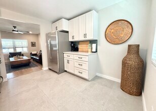 201 S Mitchell St in San Marcos, TX - Building Photo - Building Photo