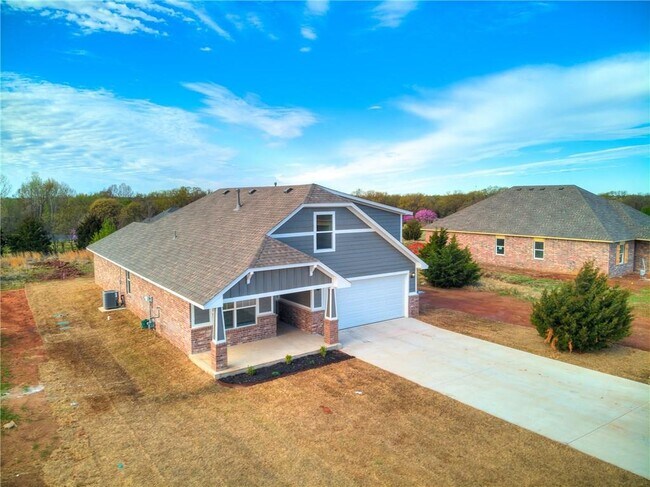 1270 Lakeview Dr in Edmond, OK - Building Photo - Building Photo