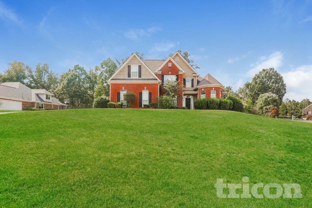 257 Otter Cir in Fayetteville, GA - Foto de edificio