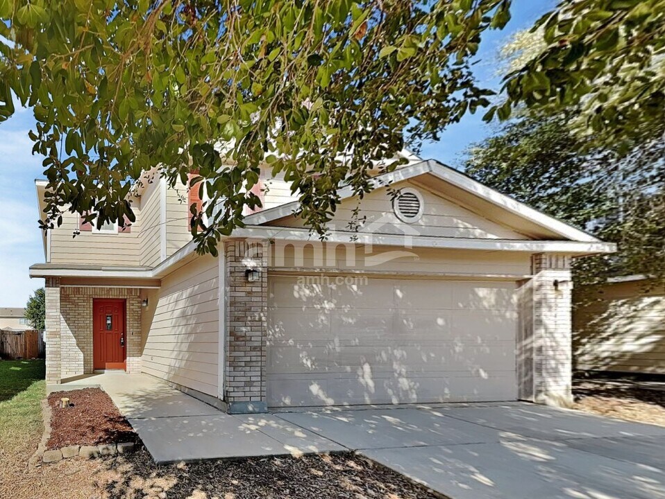 9247 Pacific Maple in San Antonio, TX - Foto de edificio