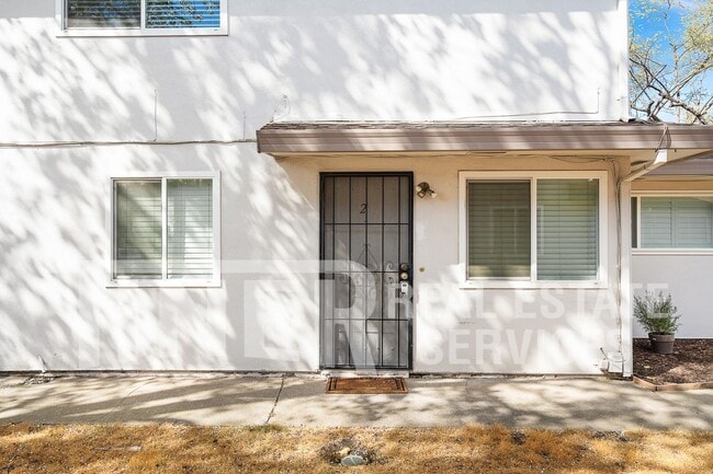 243 Breuner Dr in Roseville, CA - Building Photo - Building Photo