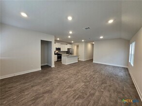 1420 Parkwood in Seguin, TX - Building Photo - Building Photo