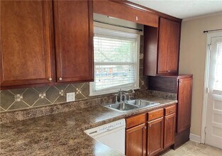 604 Odom Dr in Fayetteville, NC - Building Photo - Building Photo