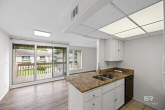 2058 Sea Cliff Dr N in Daphne, AL - Building Photo - Building Photo