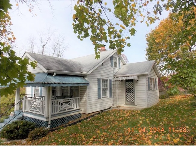 property at 115 5th St SE