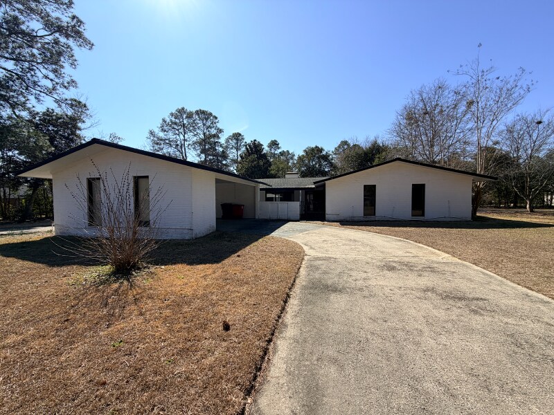 5021 Jessup St in Eastman, GA - Building Photo