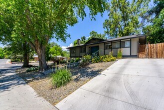 725 University Terrace in Reno, NV - Building Photo - Building Photo