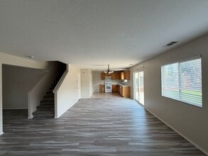 28700 Lavatera Ave in Murrieta, CA - Building Photo - Building Photo