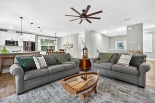 1826 Beachway Ln in Odessa, FL - Building Photo