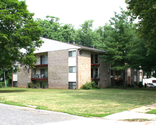 Gwynn Oak Apartments in Gwynn Oak, MD - Building Photo - Building Photo