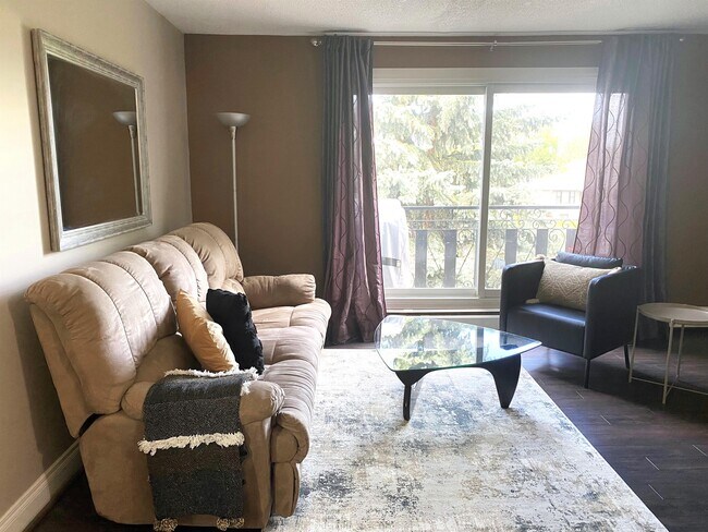 7945-7945-82 82 Ave NW in Edmonton, AB - Building Photo - Building Photo
