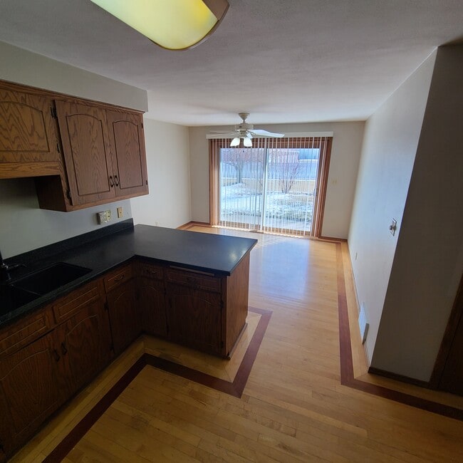 761 Trailsway Ln, Unit 761 Trailsway Lane in Neenah, WI - Foto de edificio - Building Photo