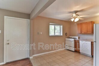 471 S Holmes Ave in Kirkwood, MO - Building Photo - Building Photo