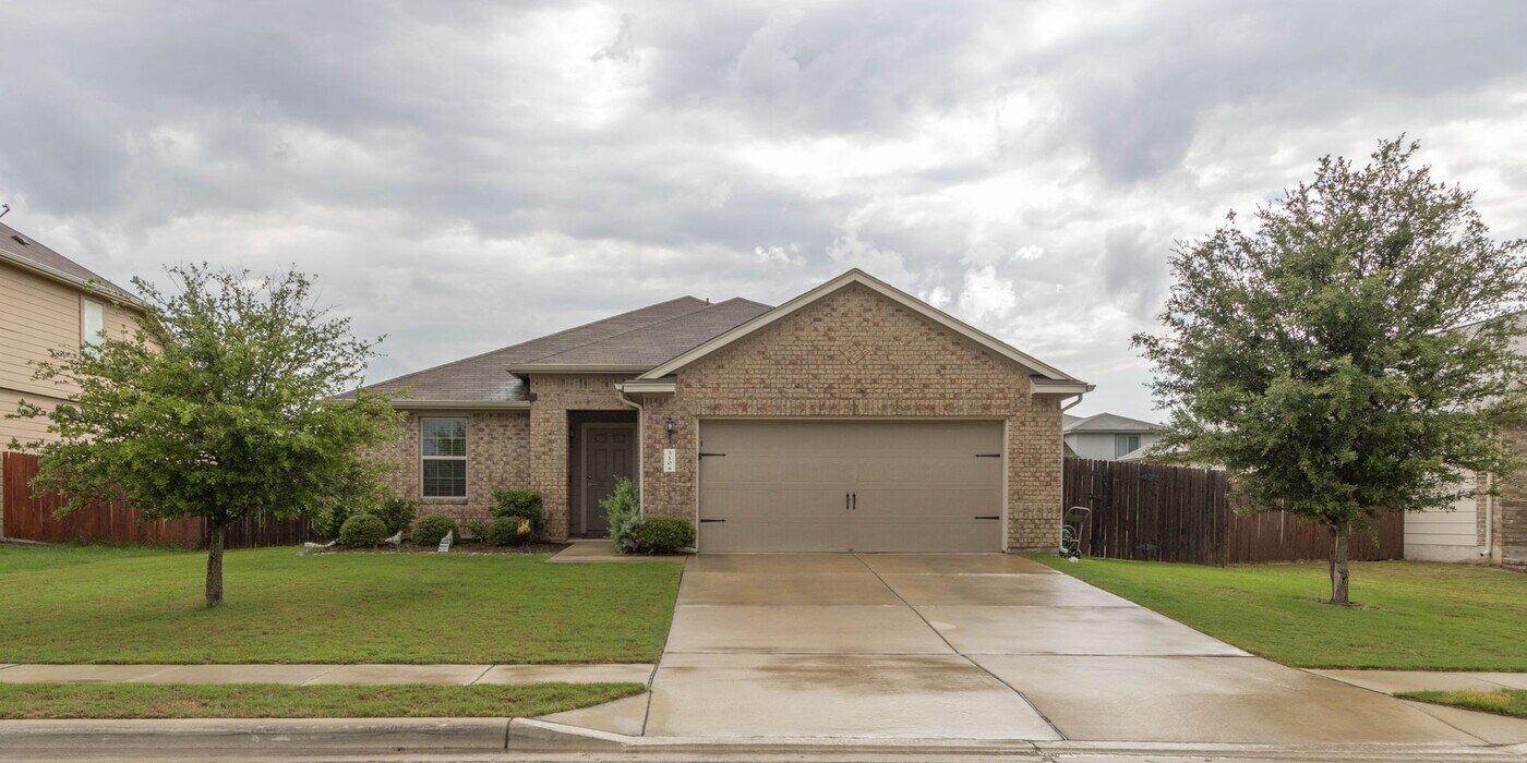 310 Hyltin St in Hutto, TX - Building Photo