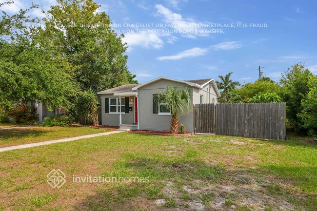 4711 21st Ave N in St. Petersburg, FL - Foto de edificio - Building Photo