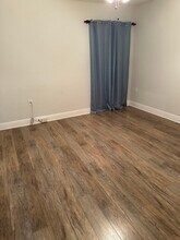 7405 Vista Way, Unit 102 in Bradenton, FL - Foto de edificio - Building Photo