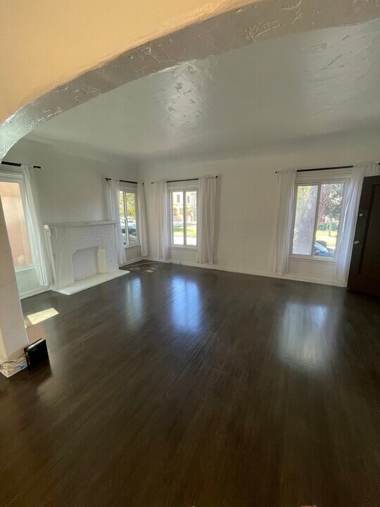 4308 8th Ave, Unit 4308 in Los Angeles, CA - Foto de edificio