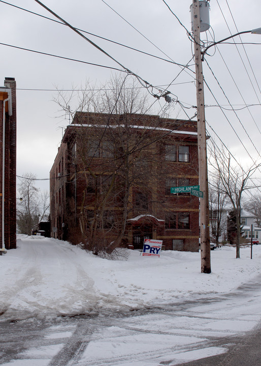 103 S Portage Path in Akron, OH - Building Photo