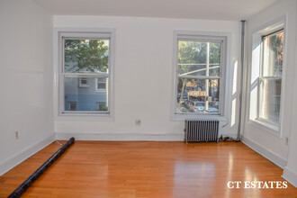 159 Baltic St in Brooklyn, NY - Building Photo - Interior Photo