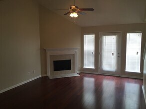 319 Laurel Hill Cir in Richmond Hill, GA - Building Photo - Building Photo