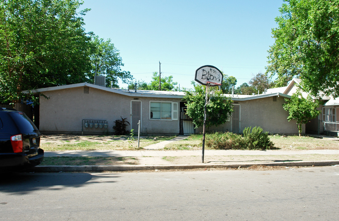 2212 E Tyler Ave in Fresno, CA - Building Photo