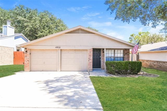 property at 4931 Darrow Ln