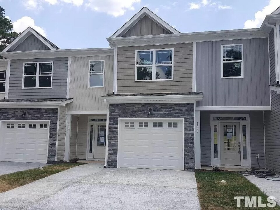 5507 Nur Ln in Raleigh, NC - Building Photo