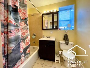 1921 N Francisco Ave, Unit 1 in Chicago, IL - Foto de edificio - Building Photo