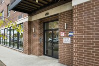 3066 N Clybourn Ave in Chicago, IL - Foto de edificio - Building Photo