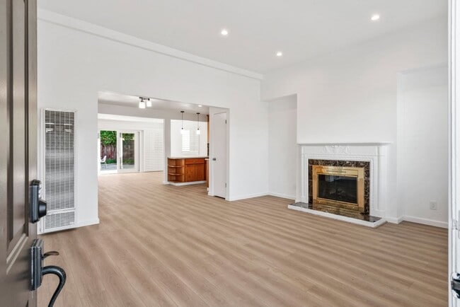 725 Patricia Ave in San Mateo, CA - Building Photo - Building Photo