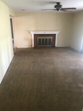 2716 Eric Ct in Bakersfield, CA - Building Photo - Building Photo