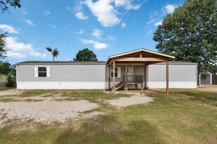 16543 Tremont Dr in Cut And Shoot, TX - Building Photo