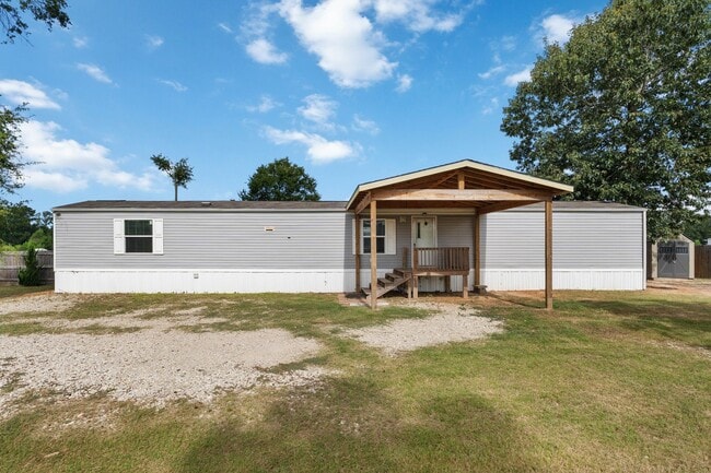 property at 16543 Tremont Dr