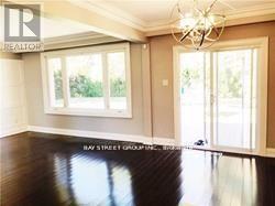 557 The Kingsway in Toronto, ON - Building Photo - Building Photo