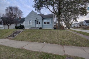 1802 18th Ave in Moline, IL - Building Photo
