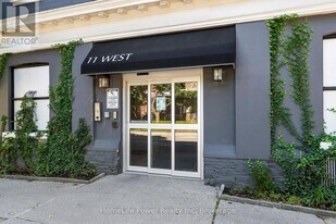 11 West St in Brantford, ON - Building Photo