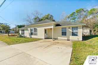 411 S St Johns St in St. Augustine, FL - Building Photo - Building Photo