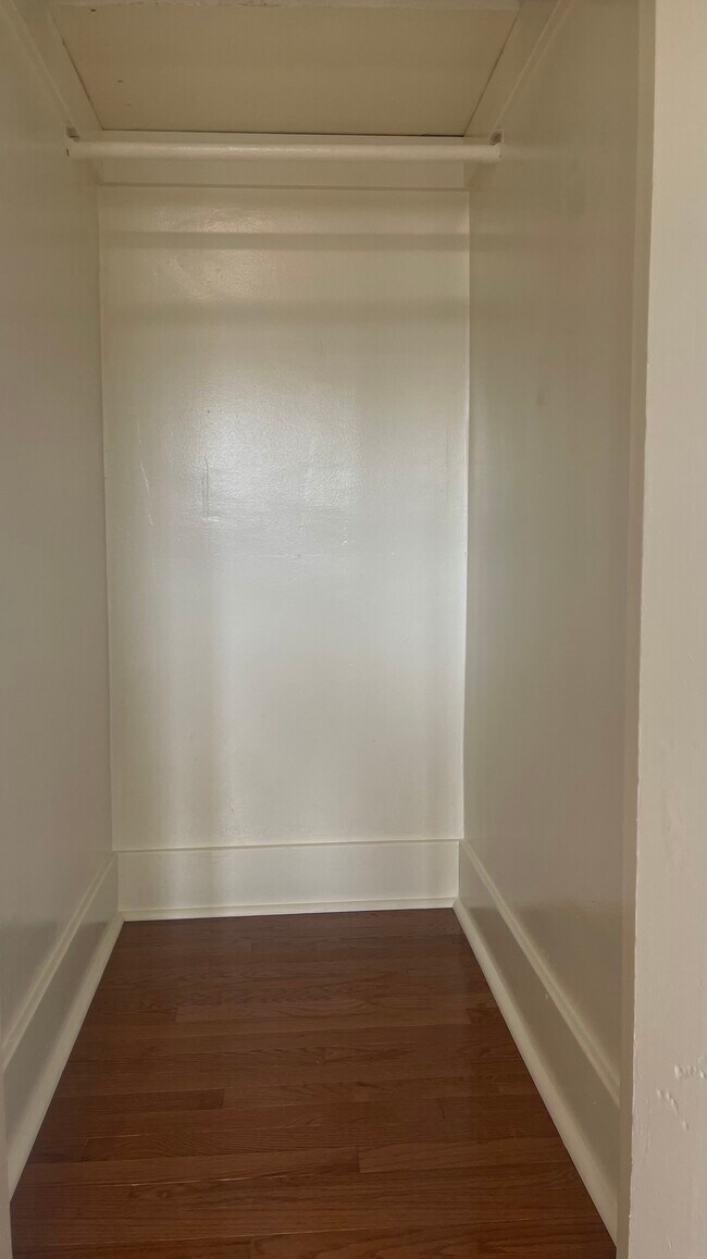 566 53rd St, Unit 566 in Oakland, CA - Building Photo - Building Photo