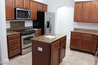 1325 Corso Palermo Ct in Naples, FL - Foto de edificio - Building Photo