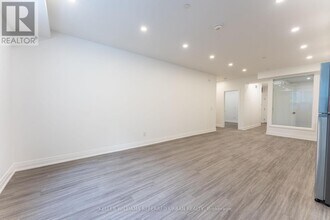 475-475 Queen St W in Toronto, ON - Building Photo - Building Photo