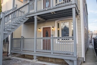 3043 N Monticello Ave, Unit 1 in Chicago, IL - Foto de edificio - Building Photo