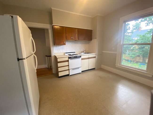 8R Forest St, Unit 3