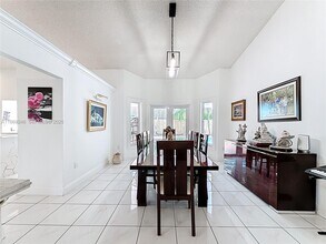 10462 SW 121st St in Miami, FL - Building Photo - Building Photo