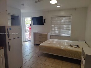 315 Walnut St in Hollywood, FL - Building Photo - Building Photo