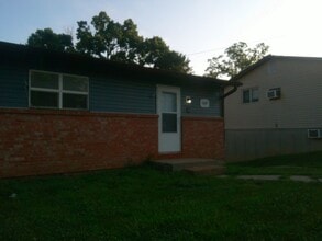 1069 Kathryn in Columbia, MO - Building Photo - Building Photo