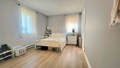 200 Kelton St in Boston, MA - Building Photo - Building Photo