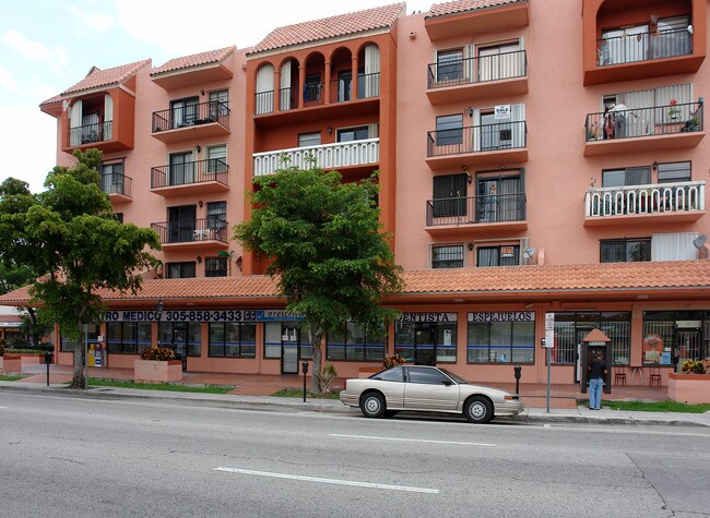 777 SW 9th Ave in Miami, FL - Building Photo - Building Photo