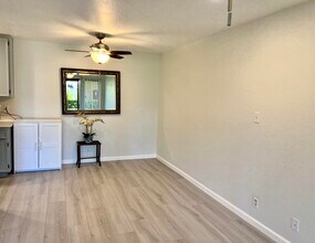 2820 N Arcadia Ct in Palm Springs, CA - Building Photo - Building Photo